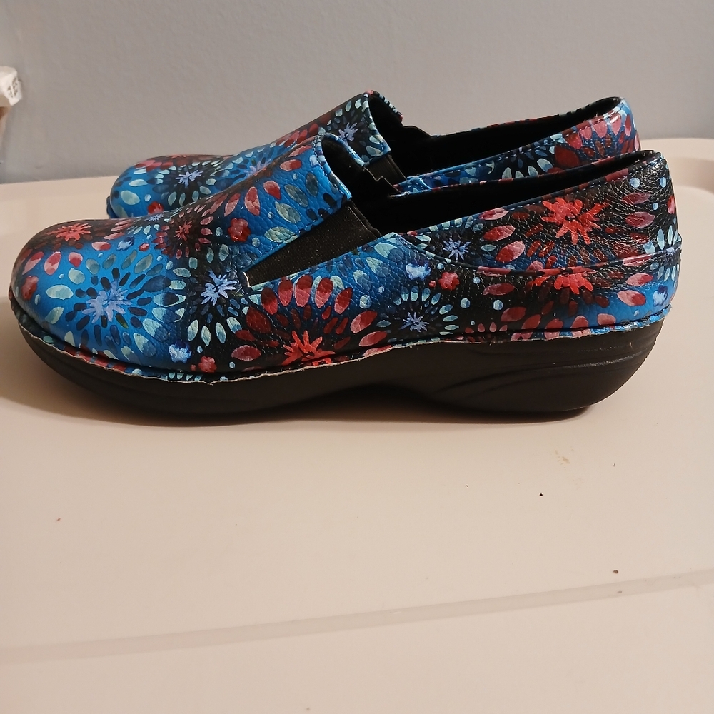 Women's clogs